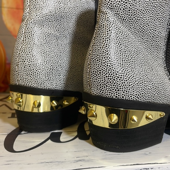 Circus by Sam Edelman Hess Women's Black and White Ankle Boots - Picture 4 of 11